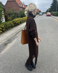 Kvinde iført brun Chestnut Dress