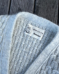 Detaljebillede af grå Jenny Jacket V-neck