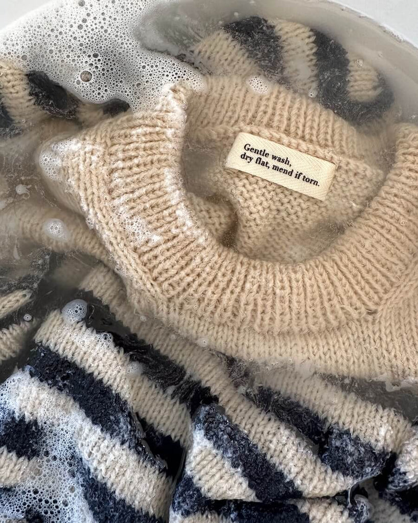 Lyon sweater vaskes i Økoogisk sæbe