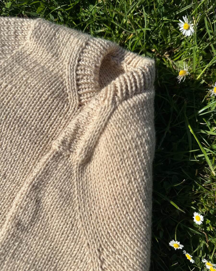 Detaljebillede af beige Poppy Tee Junior