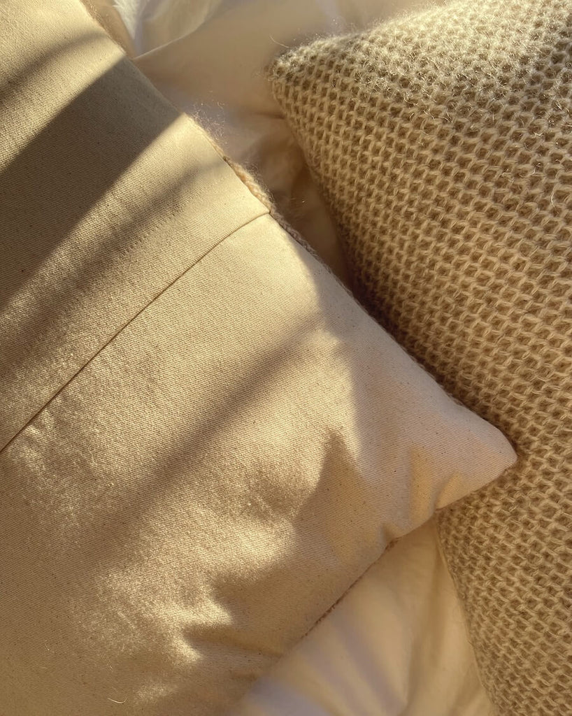 Honey pillow med bagbeklædning 50x50 