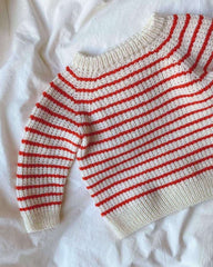 Liggende Friday Sweater Baby med røde striber