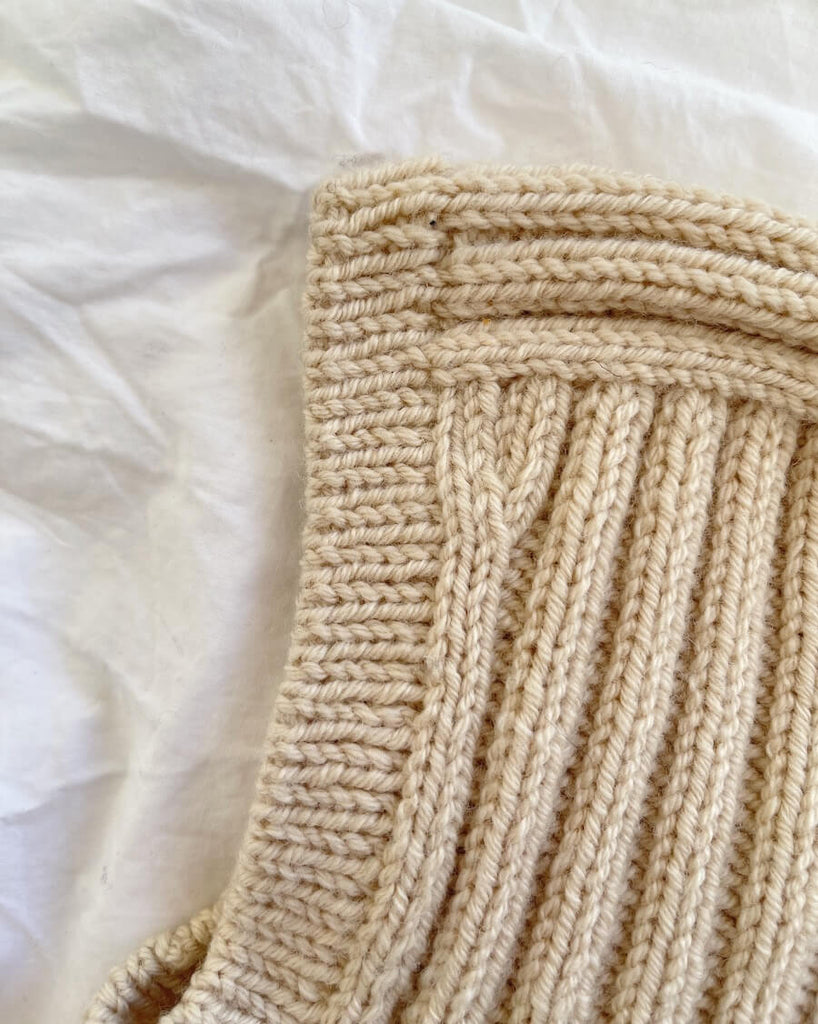 Detaljebillede af gul Sunday Balaclava Baby