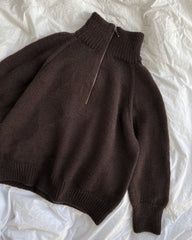 Zipper sweater i brun med lynlås i halsen